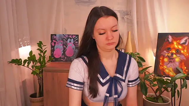 Snapshot of EvaDowe chatting on 10.13.25 EvaDowe online show from 10.13.25