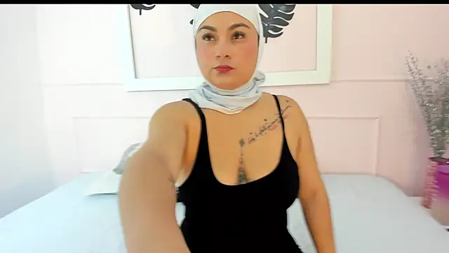 azaharaaa  online show from 09.26.25