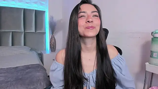 canelleGarces online show from 09.12.25