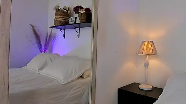 AlessiaValmont online show from 09.20.25
