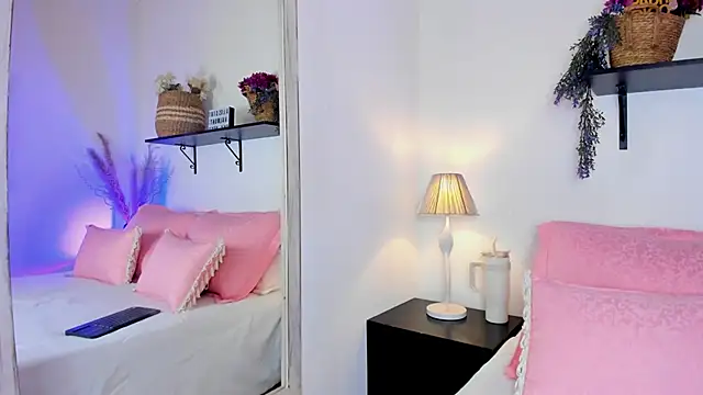 AlessiaValmont online show from 09.24.25