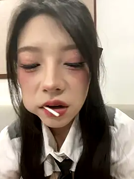 Snapshot of yuanyuanzi99 chatting on 10.16.25 yuanyuanzi99 online show from 10.16.25