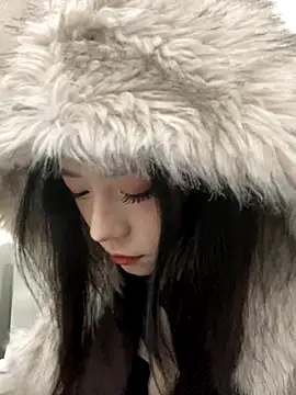 Snapshot of yuanyuanzi99 chatting on 11.14.25 yuanyuanzi99 online show from 11.14.25