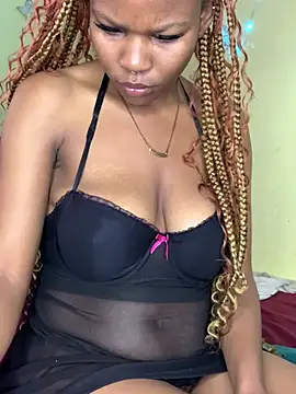 Snapshot of Seductive_Yellow_Titties chatting on 05.17.26 Seductive Yellow Titties online show from 05.17.26