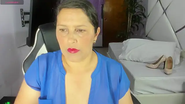 KikaDuque online show from 12.18.25