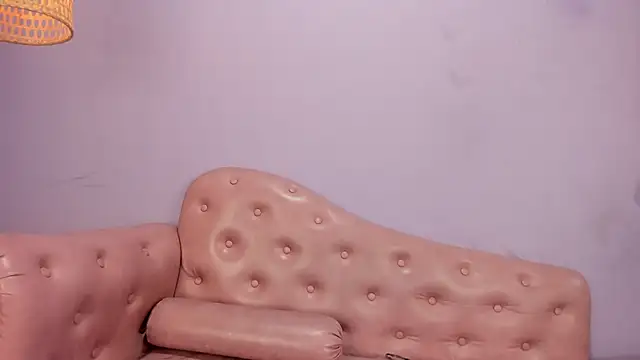 KikaDuque online show from 04.08.26