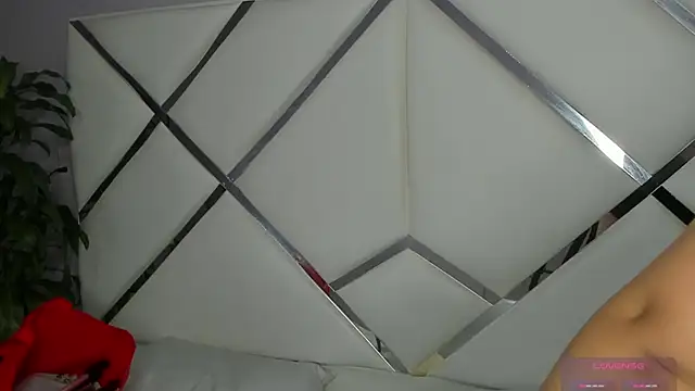 KikaDuque online show from 04.14.26