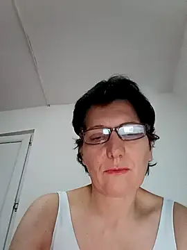 Snapshot of Vera_Elle chatting on 10.08.25 Vera Elle online show from 10.08.25