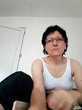 Snapshot of Vera_Elle chatting on 11.10.25 Vera Elle online show from 11.10.25