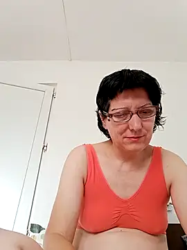 Vera Elle online show from 11.26.25