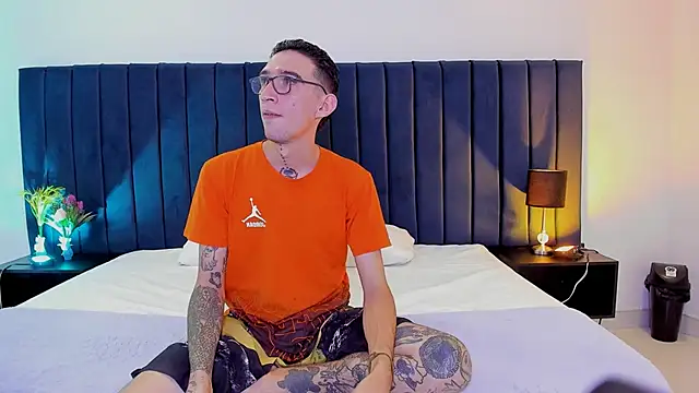 dominik thompson777 online show from 09.20.25