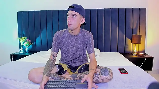 dominik thompson777 online show from 09.21.25