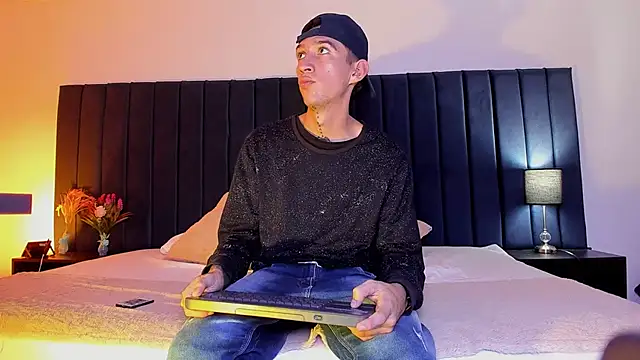 dominik thompson777 online show from 10.03.25