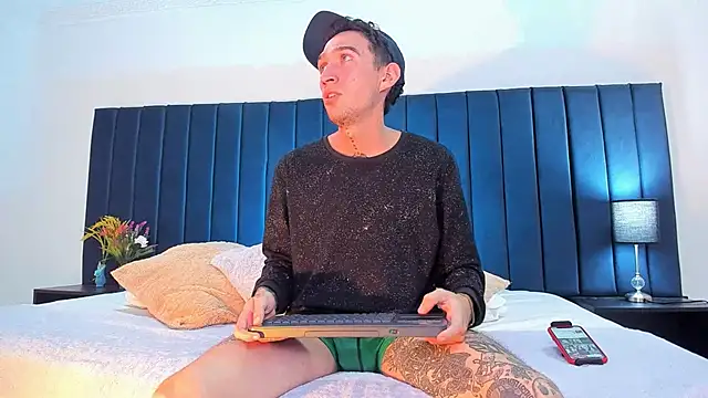 dominik thompson777 online show from 10.11.25