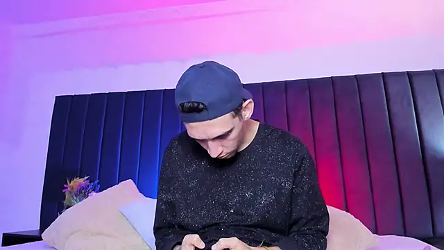 dominik thompson777 online show from 10.12.25