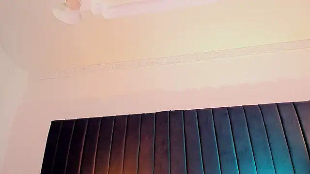 dominik thompson777 online show from 10.25.25