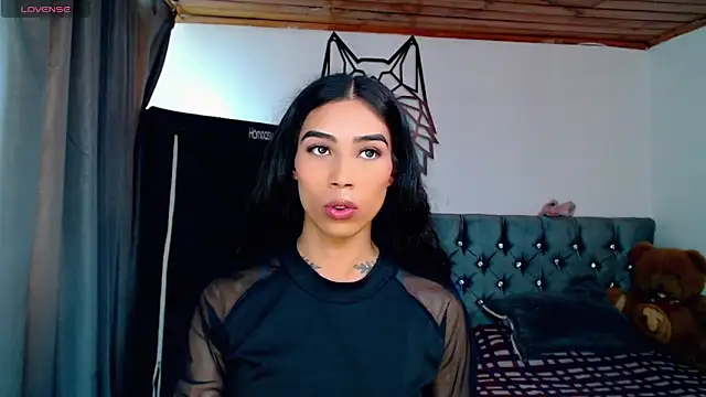 Snapshot of Sweet-Cris chatting on 09.20.25 Sweet-Cris online show from 09.20.25