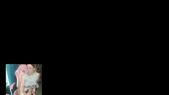 Snapshot of rubystrip chatting on 11.06.25 rubystrip online show from 11.06.25