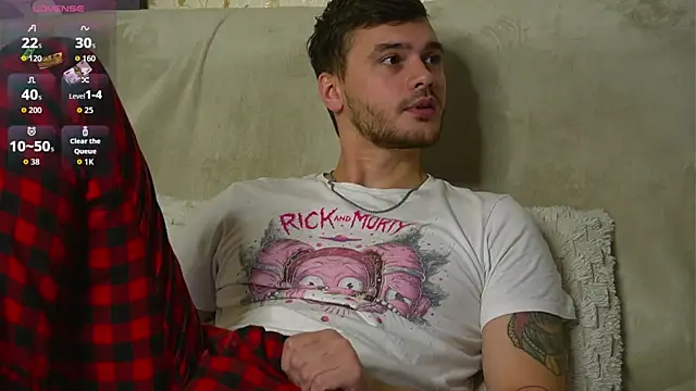 Snapshot of johnstoneisland chatting on 10.12.25 johnstoneisland online show from 10.12.25