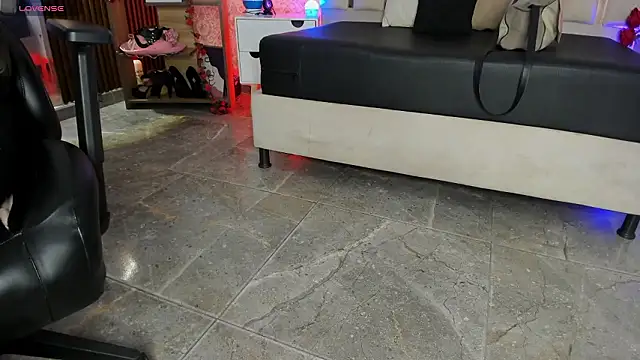 Snapshot of BLUE_TAY1 chatting on 02.18.26 BLUE TAY1 online show from 02.18.26