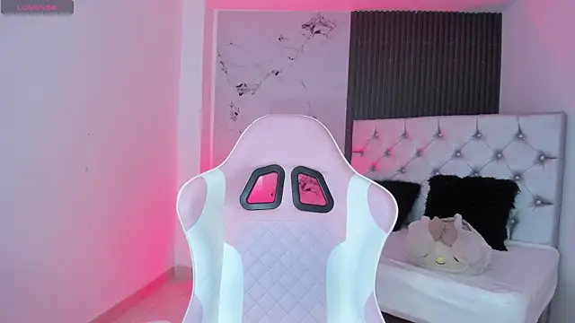 chloesagee online show from 11.05.25