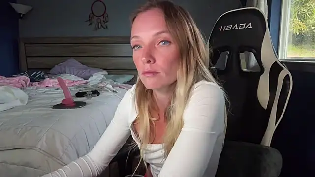 ajmiller25 online show from 04.10.26