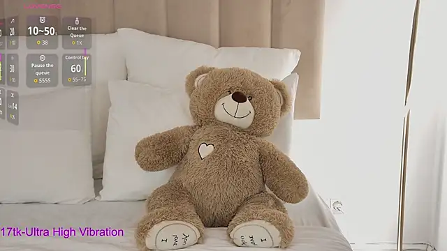 Snapshot of MartaBrent chatting on 10.17.25 MartaBrent online show from 10.17.25