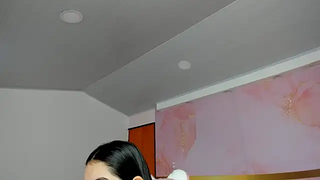 Snapshot of milk_candy18 chatting on 09.24.25 milk candy18 online show from 09.24.25