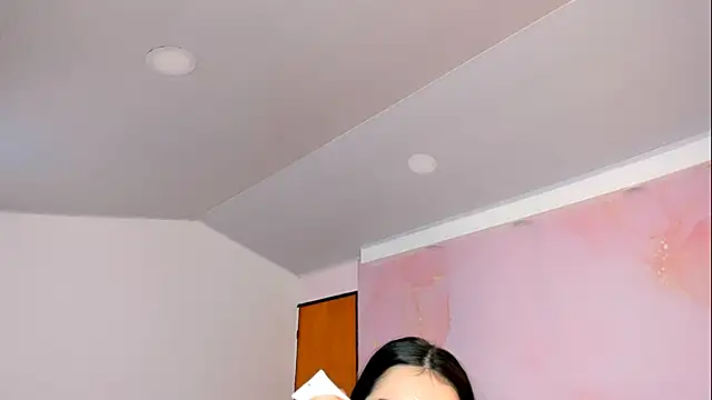 Snapshot of milk_candy18 chatting on 10.05.25 milk candy18 online show from 10.05.25