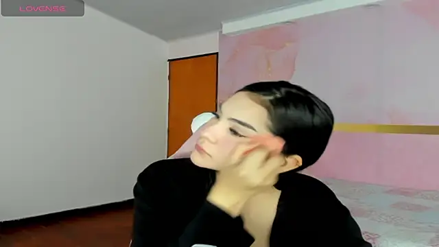 Snapshot of milk_candy18 chatting on 10.14.25 milk candy18 online show from 10.14.25