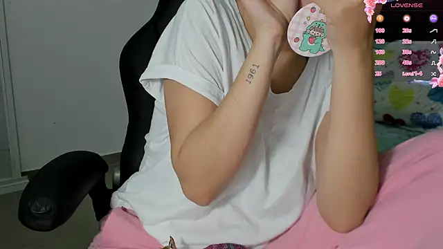 milk candy18 online show from 12.21.25