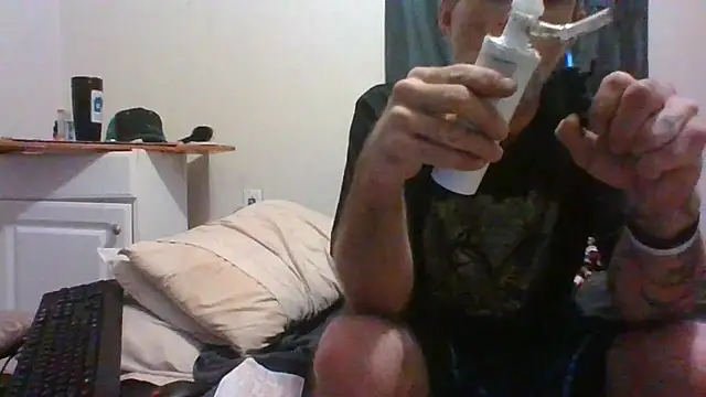 Snapshot of jarjar83 chatting on 11.15.25 jarjar83 online show from 11.15.25