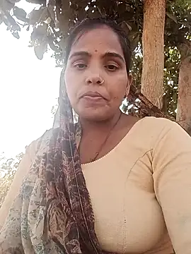 Snapshot of Cut_rajbati chatting on 11.08.25 Cut rajbati online show from 11.08.25