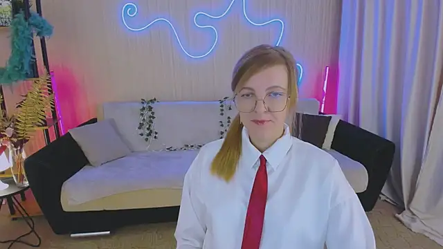 Snapshot of YourUniverser chatting on 10.15.25 YourUniverser online show from 10.15.25