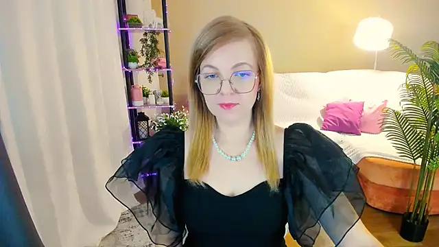 Snapshot of YourUniverser chatting on 10.20.25 YourUniverser online show from 10.20.25