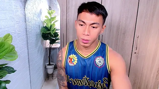 PinooyMilker online show from 10.10.25