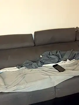 Snapshot of Lesamantssexy chatting on 10.27.25 Lesamantssexy online show from 10.27.25