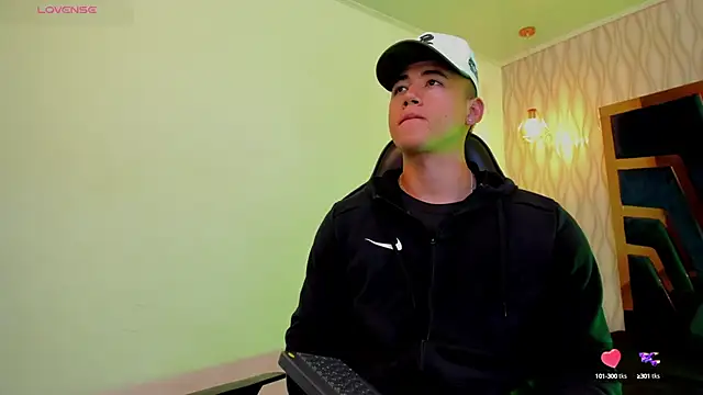 Snapshot of Draven_Marceaux chatting on 09.23.25 Draven Marceaux online show from 09.23.25