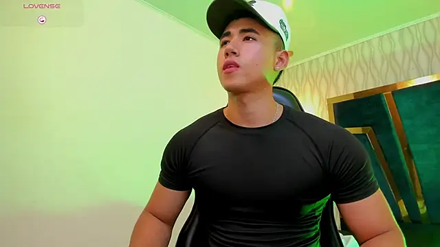 Snapshot of Draven_Marceaux chatting on 09.24.25 Draven Marceaux online show from 09.24.25