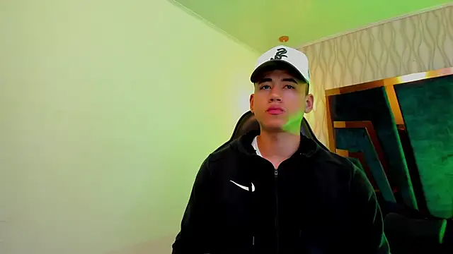 Snapshot of Draven_Marceaux chatting on 09.25.25 Draven Marceaux online show from 09.25.25