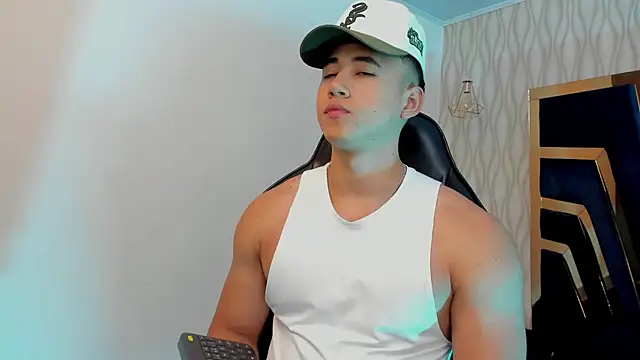 Snapshot of Draven_Marceaux chatting on 10.16.25 Draven Marceaux online show from 10.16.25