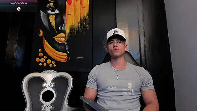 Snapshot of Draven_Marceaux chatting on 10.25.25 Draven Marceaux online show from 10.25.25