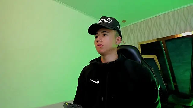 Snapshot of Draven_Marceaux chatting on 10.27.25 Draven Marceaux online show from 10.27.25