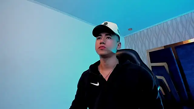 Snapshot of Draven_Marceaux chatting on 10.30.25 Draven Marceaux online show from 10.30.25