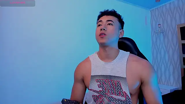 Snapshot of Draven_Marceaux chatting on 11.01.25 Draven Marceaux online show from 11.01.25