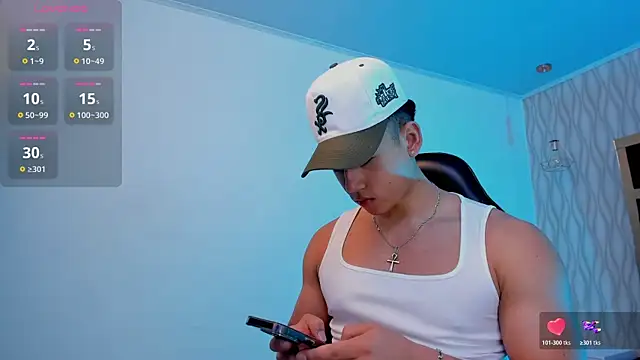 Snapshot of Draven_Marceaux chatting on 11.04.25 Draven Marceaux online show from 11.04.25