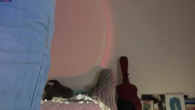 Pixxxis online show from 12.02.25