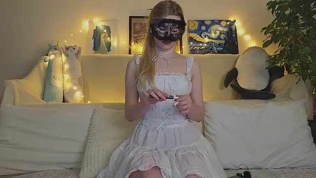 Pixxxis online show from 06.04.26