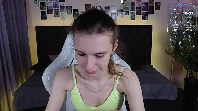 kaleriyaa  online show from 10.13.25