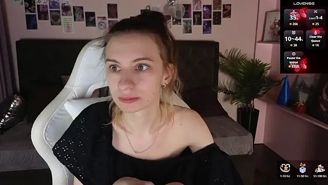 Snapshot of kaleriyaa_ chatting on 02.16.26 kaleriyaa online show from 02.16.26